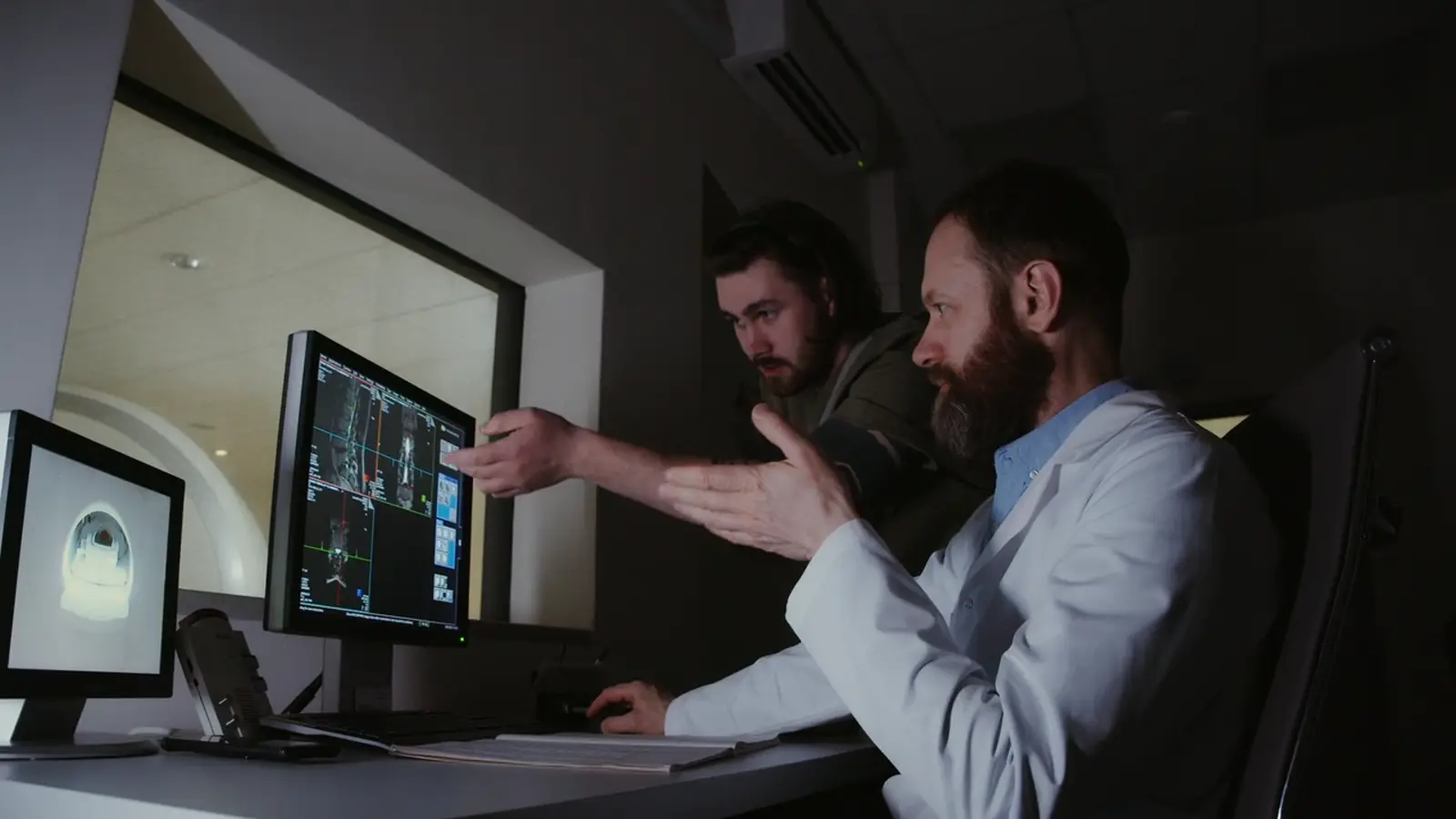 Illustrative clinic footage. The people shown are not listed on Surgrate.